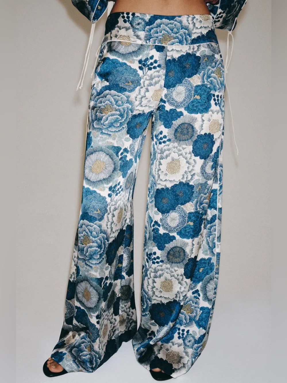 ZARA ZW Collection Floral Satin Pants. Wide leg, blue, teal cream. NEW, Large